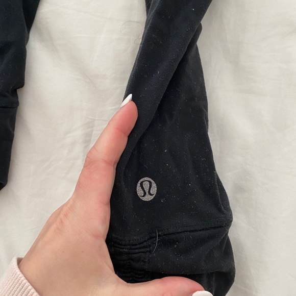 Black Lululemon Capri pants - Picture 4 of 4